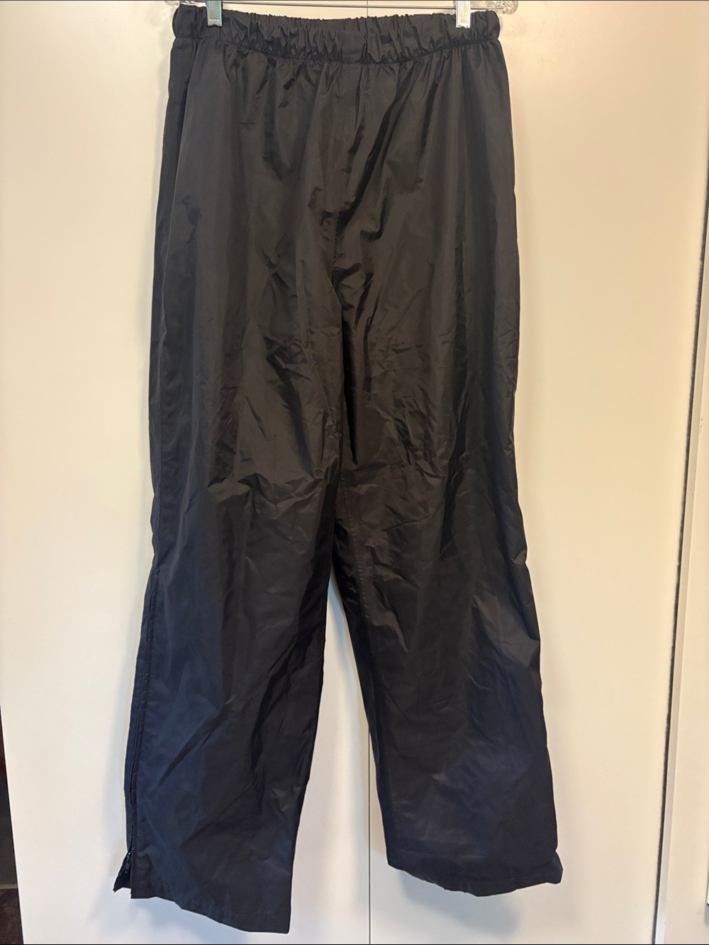REI Black Women’s Lightweight Rain Pants 16